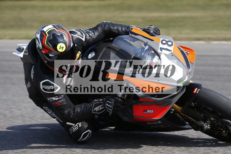 /Archiv-2025/49 26.08.2025 Cornu Master School ADR/rot-rouge/18